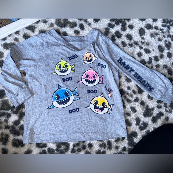 baby shark Shirts & Tops Boys 2t Baby Shark Long Sleeve Shirt